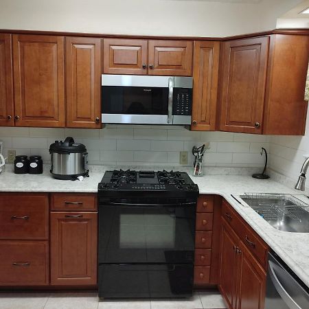The Kind House Hosting, Low Monthly Rates, Traveling Nurses, Fletc, & Travelers! Brunswick Exterior photo